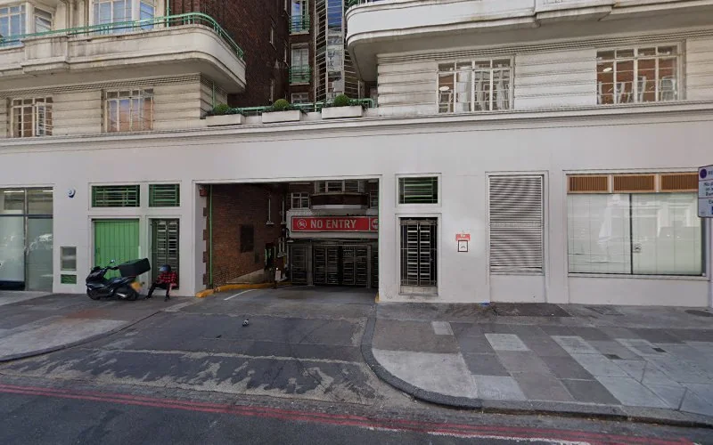 Dr Mumtaz Awan - Marylebone House Dental Practice - Dental clinic in London