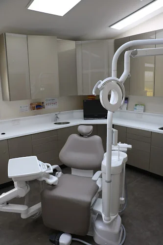 Angle House Orthodontics (Edmonton) - Orthodontist in London