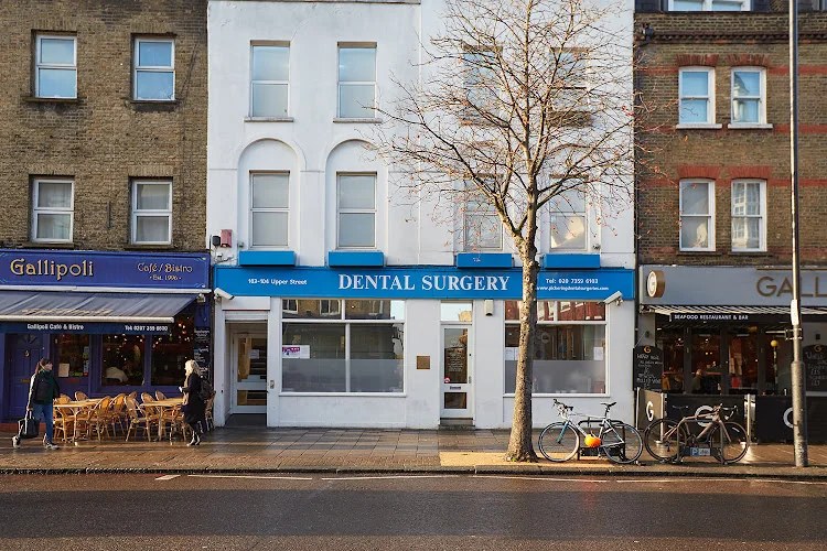 Implanting Smiles - Dental implants periodontist in UK