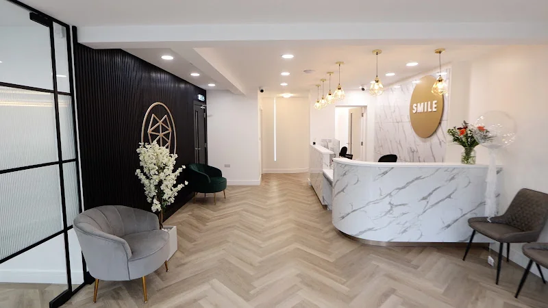 Dental Smile Clinic - Dentist in Broxbourne