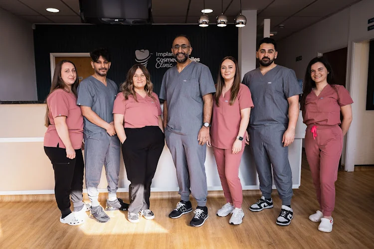 The Implant and Cosmetic Smiles Clinic - Dental implants periodontist in Dunstable