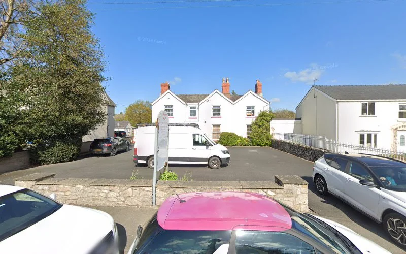 Dr David J Lee - Cosmetic dentist in Saint Asaph