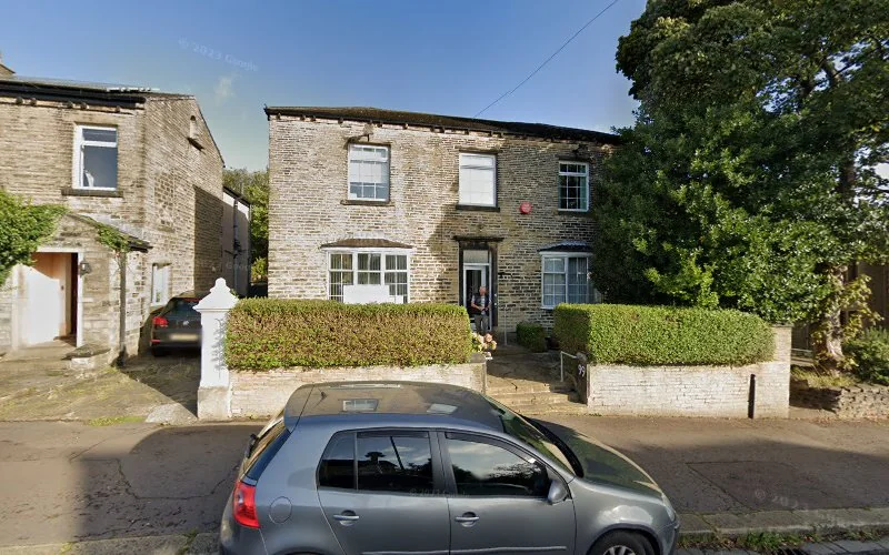 Dr Lucinda Barrett - Dentist in Huddersfield