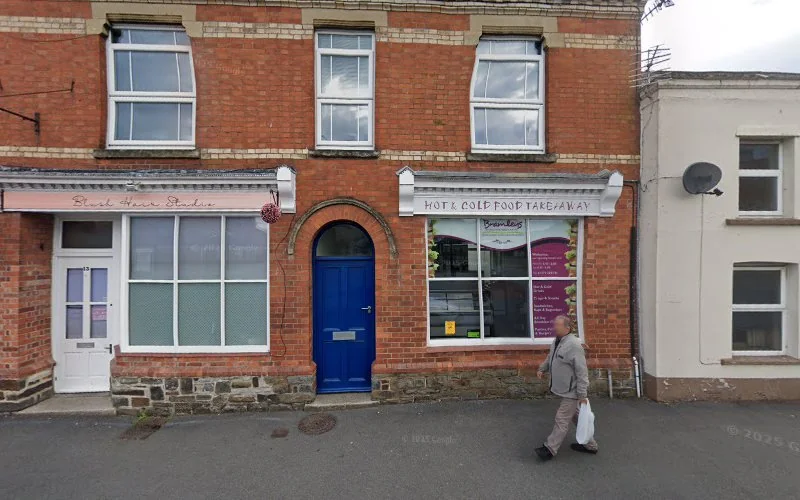 Smiles Cosmetic Dentures - Cosmetic dentist in Barnstaple