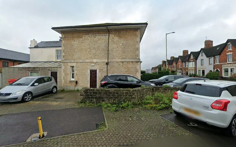 9 Devizes Road Dental Practice - Dental clinic in Swindon