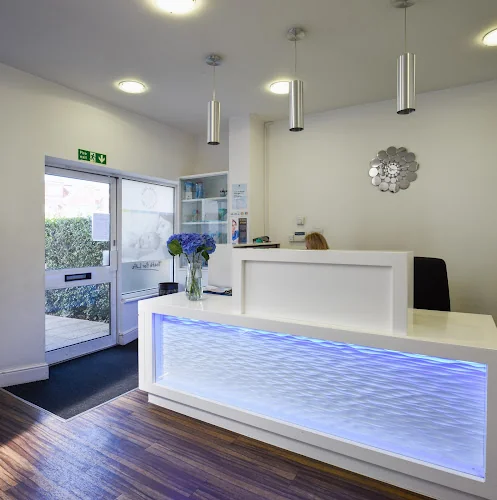 Denchic Dental Spa - Golders Green - Dentist in London