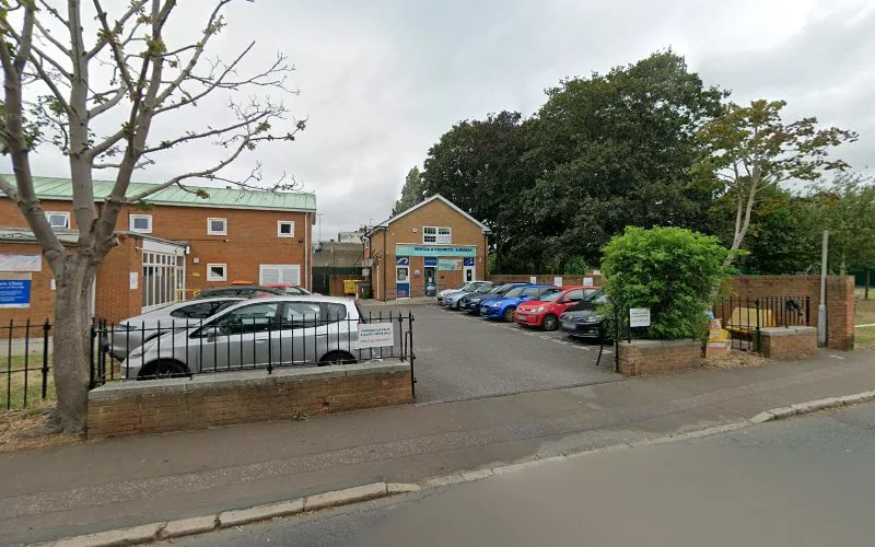 Dental and Cosmetic Surgery - Dental clinic in Richmond