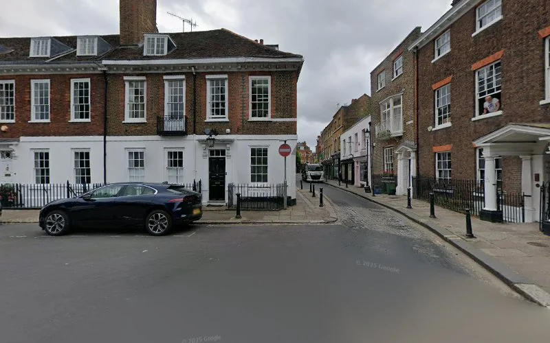 Dr Geoff Collins - Dentist in Richmond