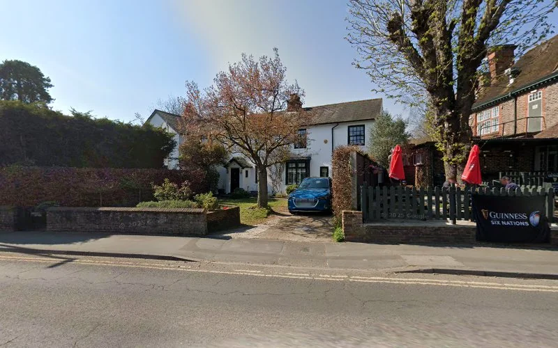 Willis N - Dental clinic in Woking