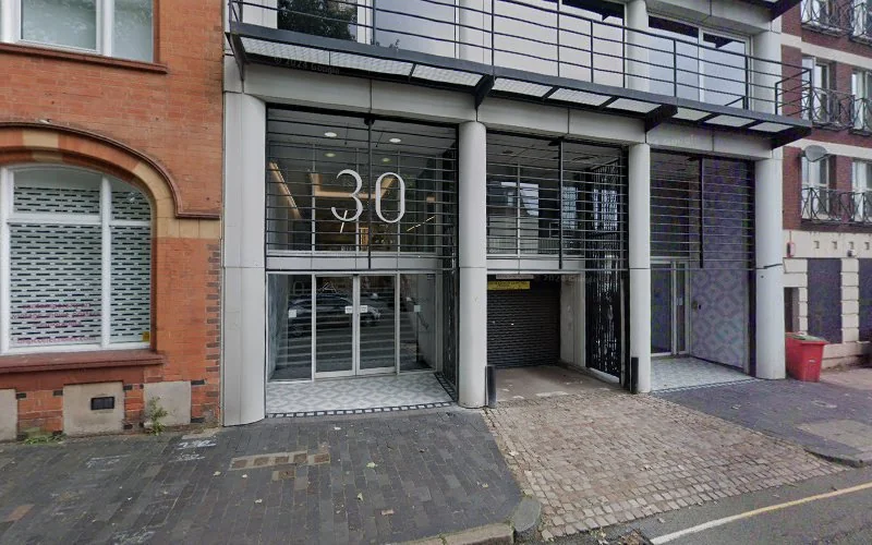 Finest Dental Birmingham - Cosmetic dentist in Birmingham