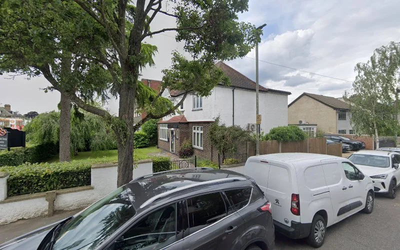 Dr M Karia - Kent Dental - Dentist in Bromley