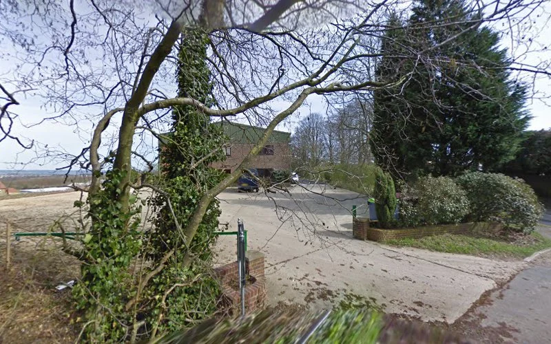 Lee Graham Equine Dentist - Dentist in Maidstone, Kent