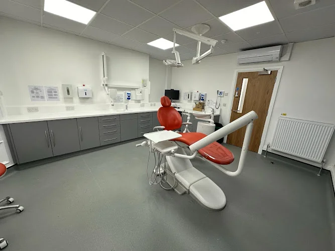 Queensway Dental - Washington - Dental clinic in Washington