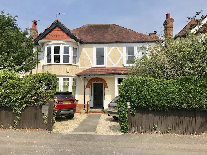 Moreton Dental - Dentist in Oxford