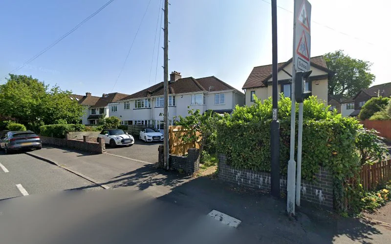 Razavi T - Dental clinic in Bristol