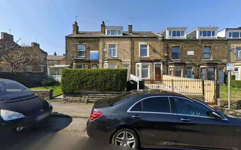 P Tsakpo & Associates - Dentist in Bradford