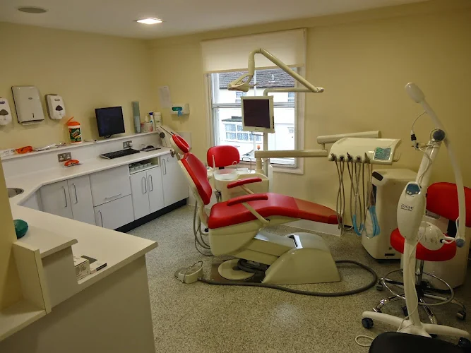 Mulberry Dental Clinic (Oral Surgery and Dental Implant Leading Centre) - Dental clinic in Harlow