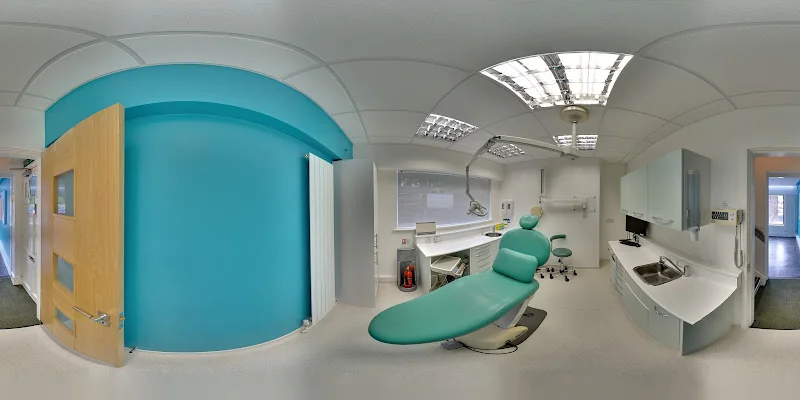 Roy Morris, Dental & Implant Excellence - Cosmetic dentist in Droitwich