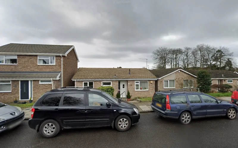 Hooper L J - Dental clinic in Cardiff