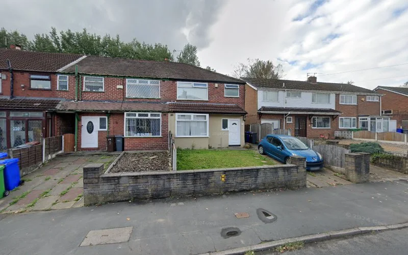 Smile365 Dental Practice - Dental clinic in Manchester