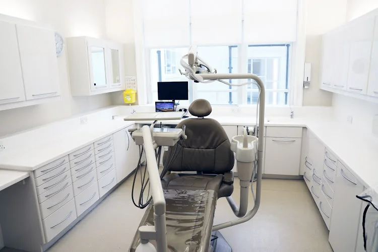 London Centre for Implant and Aesthetic Dentistry (LCIAD) by Dr Koray Feran - Dentist in London