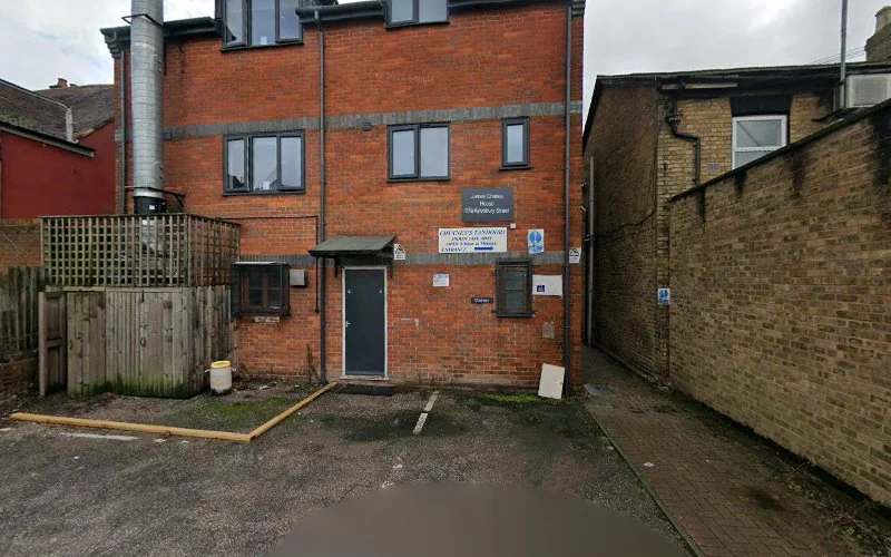 Isherwood Dr P - Dental clinic in Milton Keynes