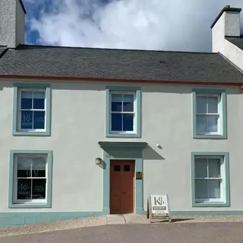 Knockroon Dental - Dental clinic in Cumnock