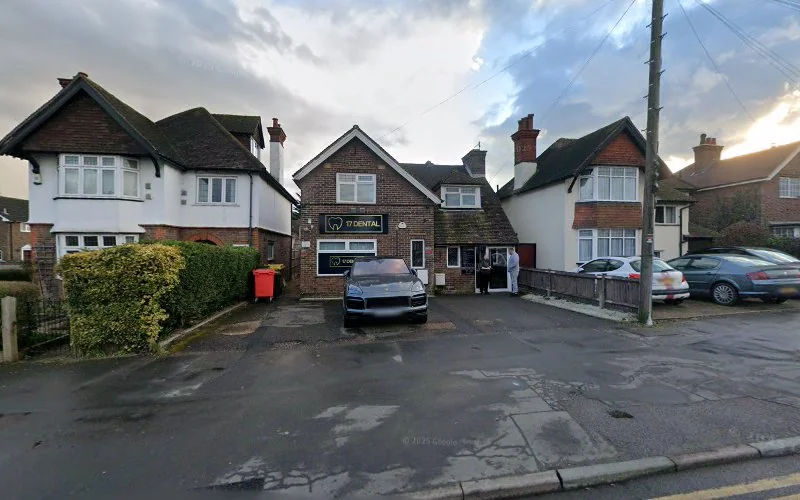 Mr R M Qureshi - Dentist in Guildford