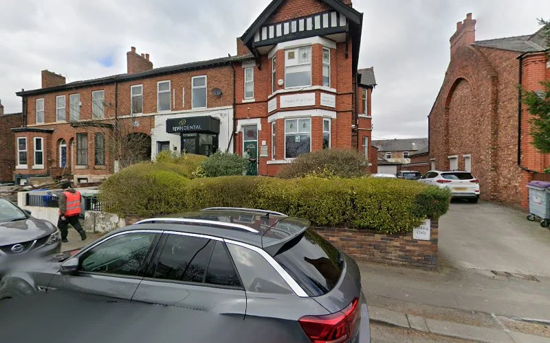 Poppies Dental Care - Dentist in Manchester