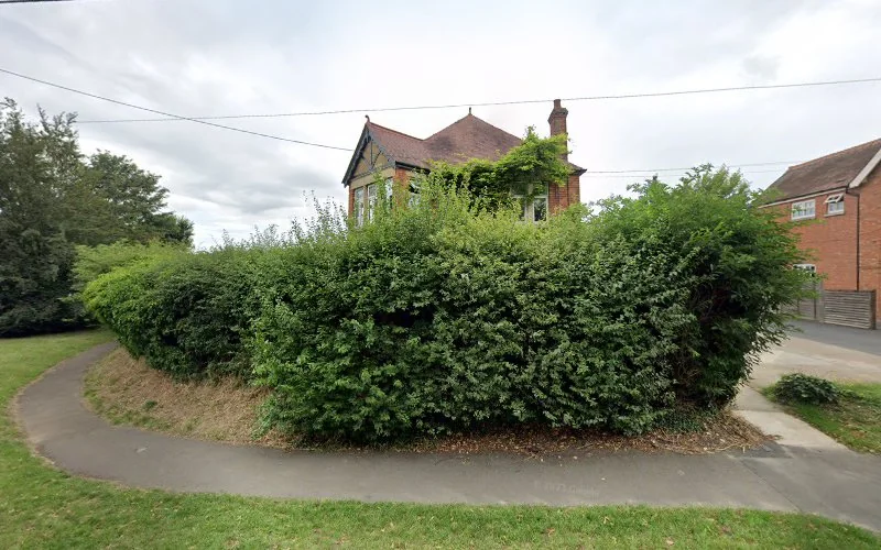 Shaw Madelon Elizabeth - Dentist in Aylesbury