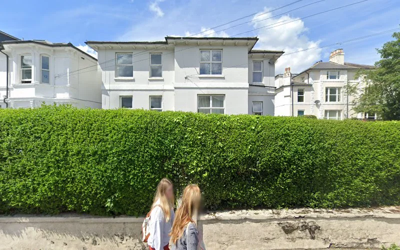 Hull J D & Associates - Dental clinic in Tunbridge Wells