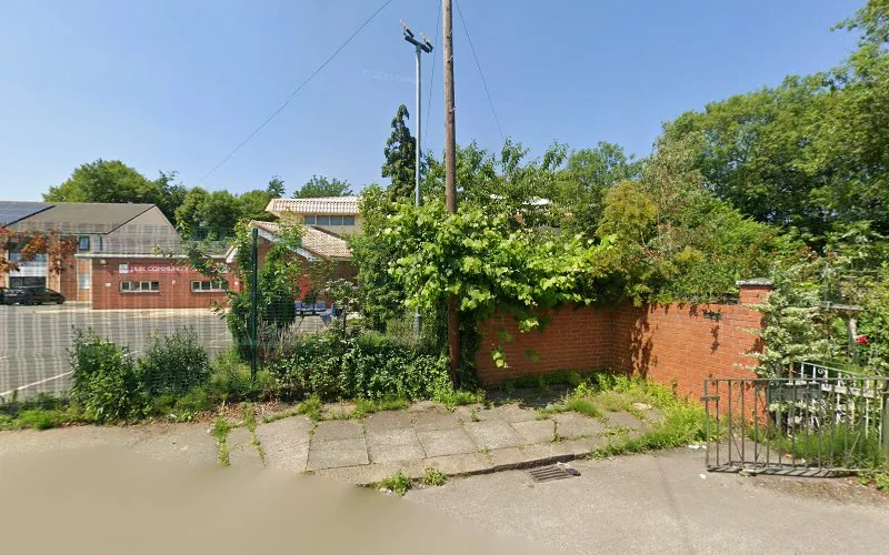 Orthodontist Glover - Orthodontist in Manchester