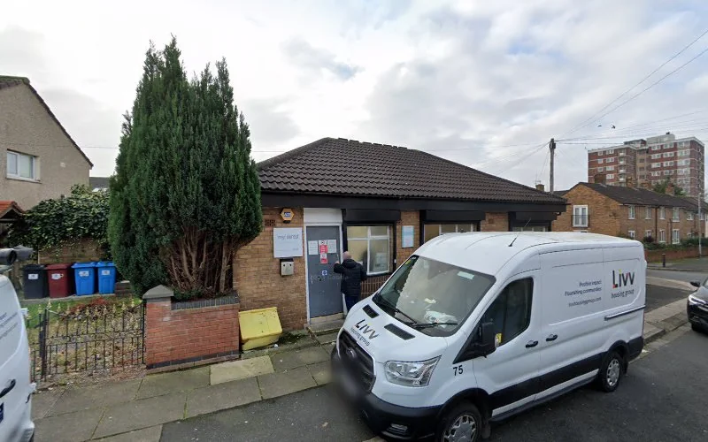 Dr Anthony Alvi-Bennett - Cosmetic dentist in Liverpool