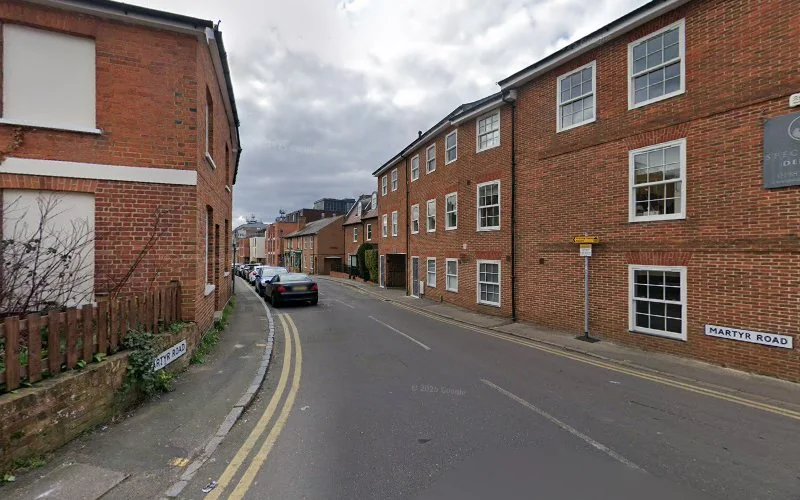 Dr S Safiullah - Dentist in Guildford