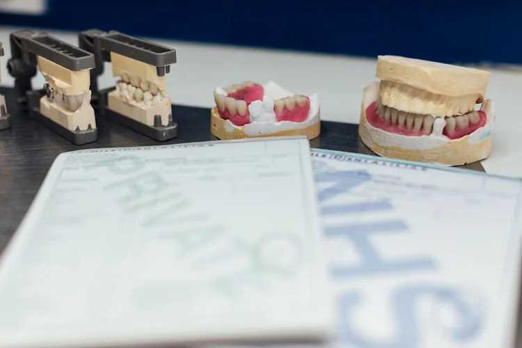 Smile Dental Lab - Dental laboratory in Croydon