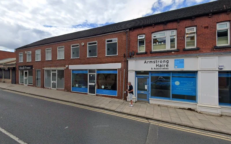 Wilson L - Dental clinic in Castleford