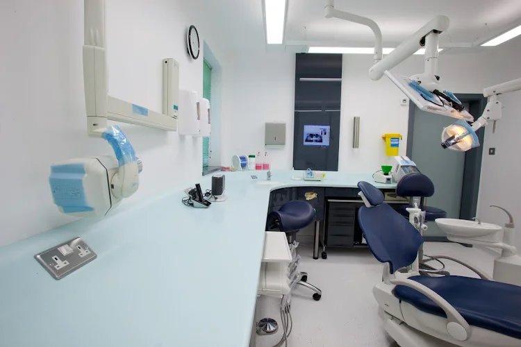 Compton Acres Dental Practice - Dentist in Nottingham