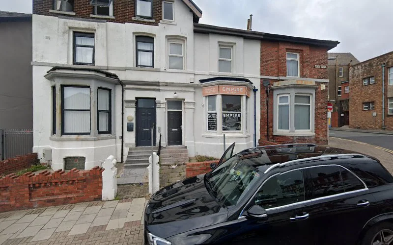 Wolohan M L - Dental clinic in Blackpool