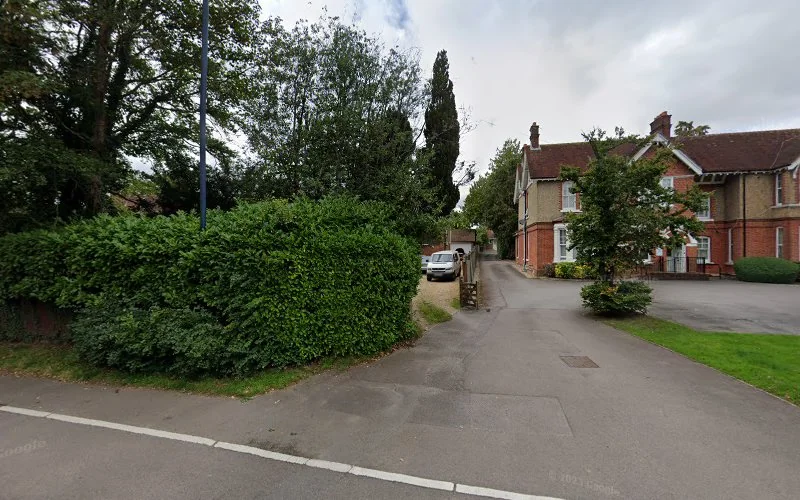 R.H & J.A Bond BDS - Dental clinic in Waterlooville