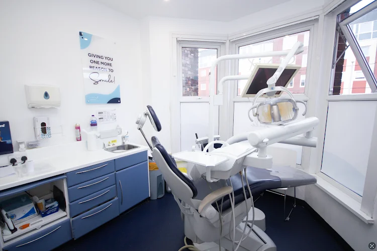 Genix Healthcare Dental Clinic (Middlesbrough 222) - Dentist in Middlesbrough
