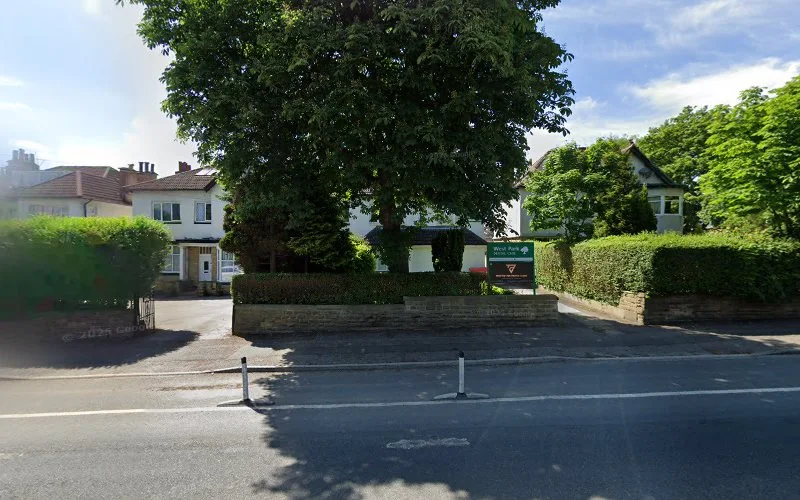 Groves Dr A - Dental clinic in Leeds