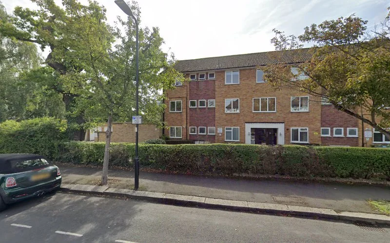 Dr P a Harris - Dental clinic in London