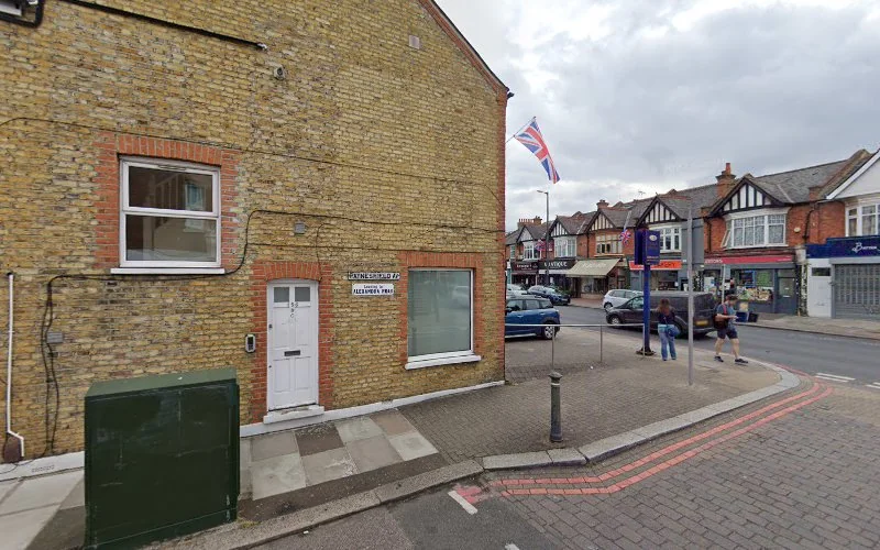 Stavaras F - Dentist in London