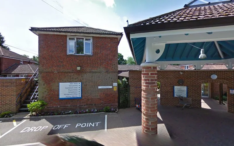 Dental Clinic - Dental clinic in Romsey