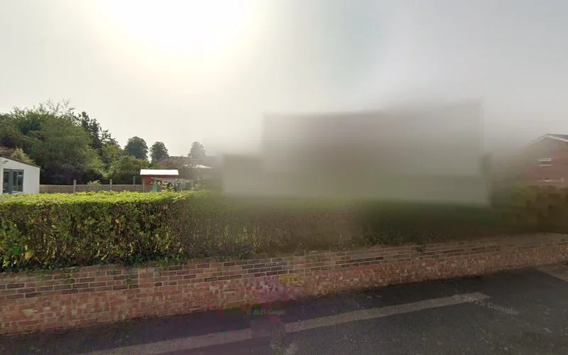 Hughes Dr M - Dental clinic in Gillingham