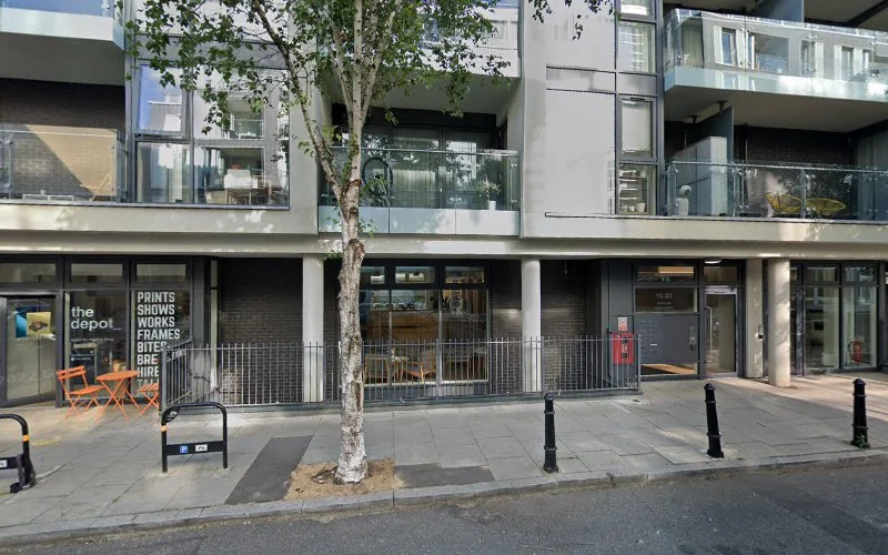 eternalcaper - Dentist in London