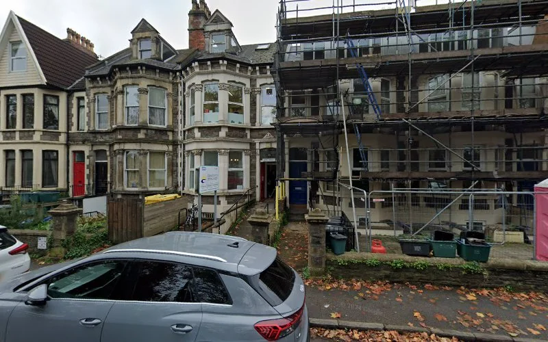 Dr D Ash - Dental clinic in Bristol