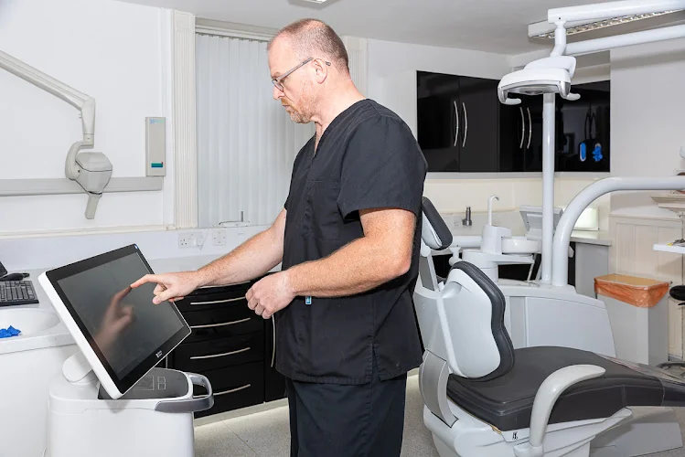 Dutch Barton Dental - Dentist in Bradford-on-Avon
