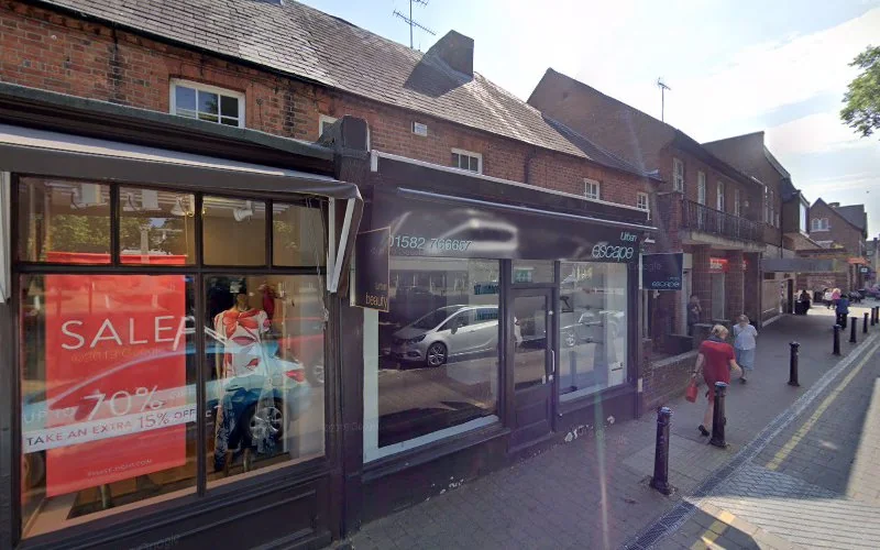 Alan V Bramwell - Dental clinic in Harpenden