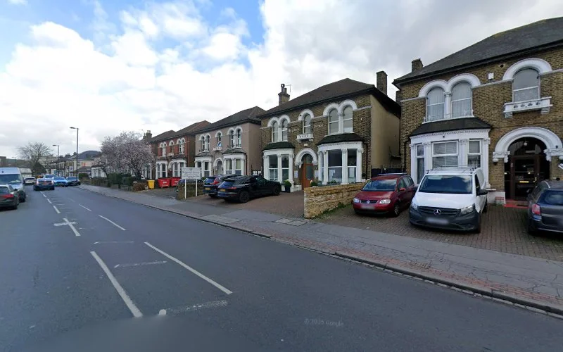 Kreena Specialist Endodontics - Dentist in Thornton Heath